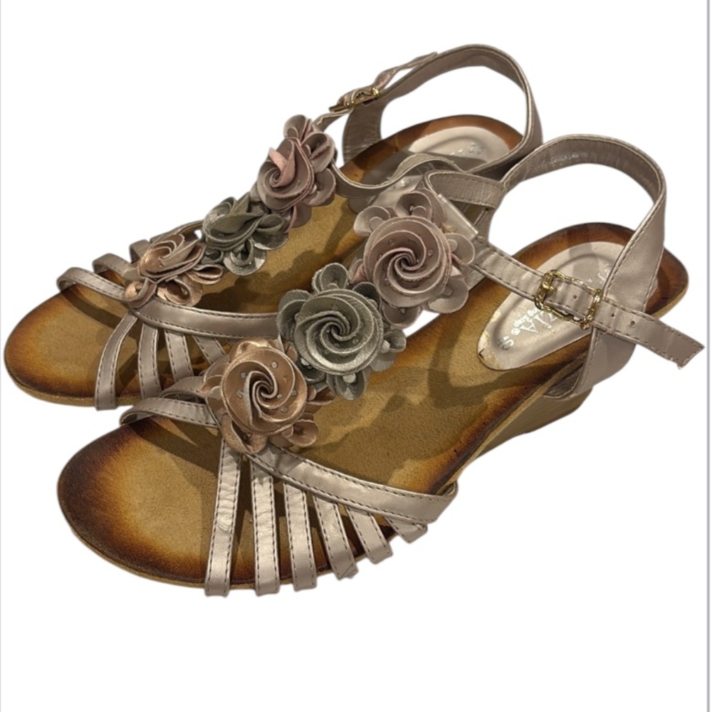 Patrizia by Spring Step Elegant Floral wedge sandal Women's EU 40 US 9.5